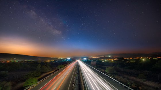 为什么高速公路上没有路灯？